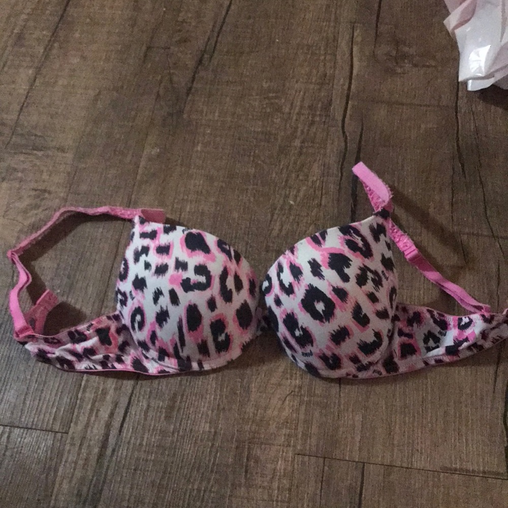 VS Pink Ikat push-up bra